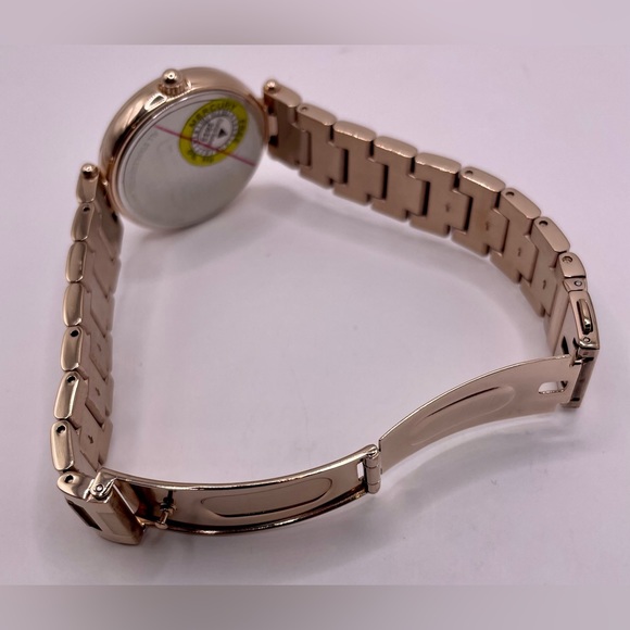 COACH PARK WOMAN WATCH 34MM
PALEROSE GOLD IONIC PLATED
STAINLESS STEEL W CRYSTAL - Picture 13 of 16